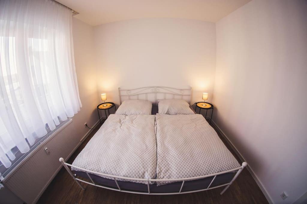 Wunderschöne neue 3,5 Zimmerwohnung Nähe Kassel bis 4 Erwachsene 3 Kinder photo 1