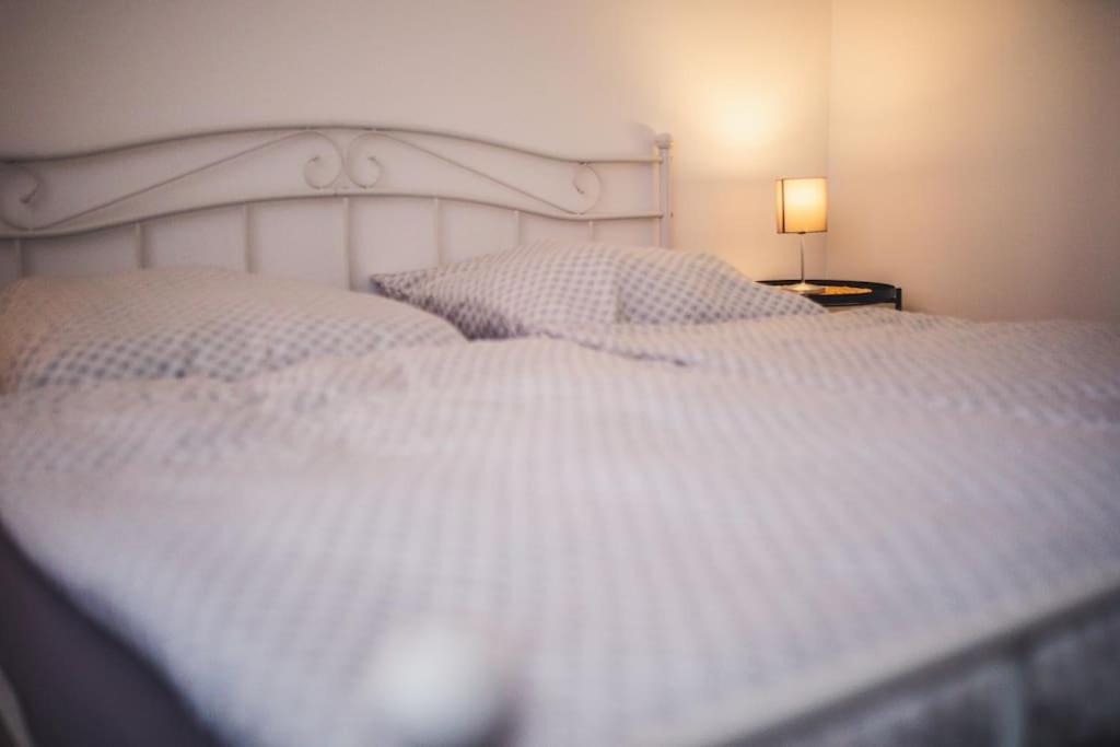 Wunderschöne neue 3,5 Zimmerwohnung Nähe Kassel bis 4 Erwachsene 3 Kinder photo 4