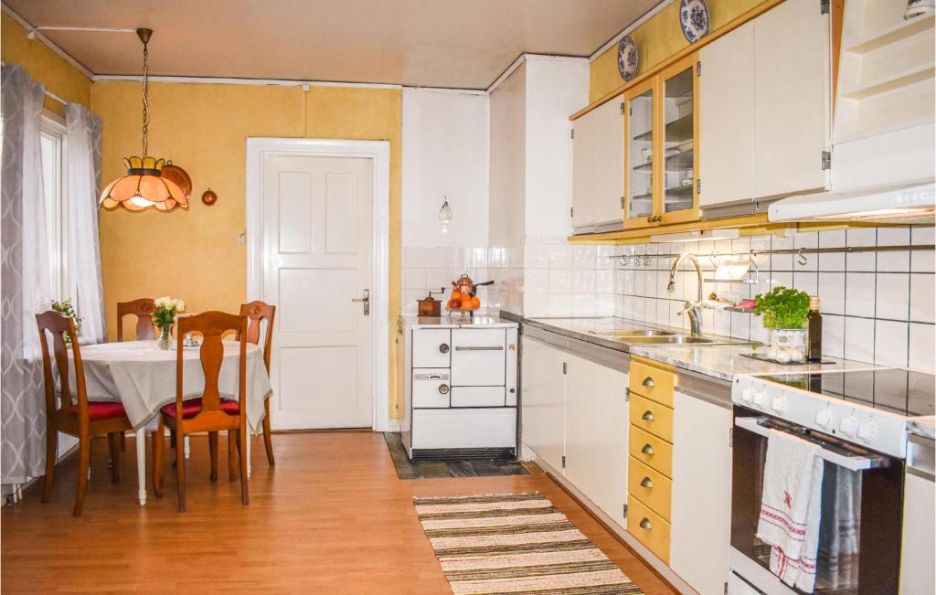Awesome Home In Karlskrona With Wifi And 3 Bedrooms photo 2