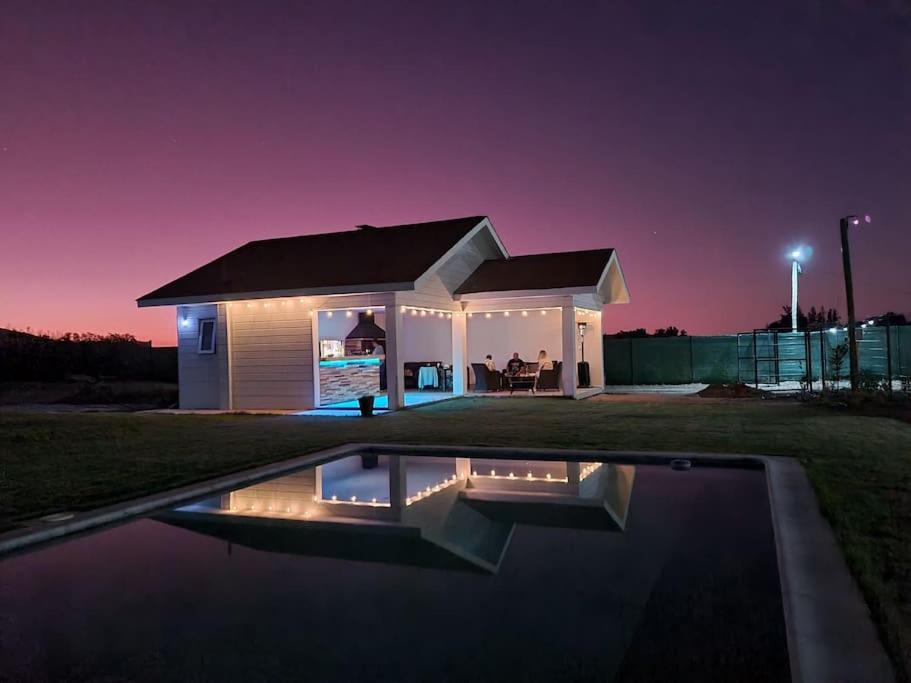 Gran casa para 14 personas con cancha de pickleball photo 1