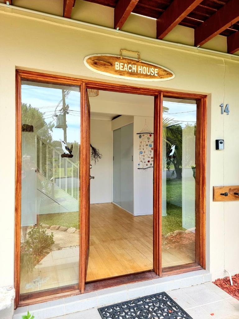 Batehaven Beach house photo 2