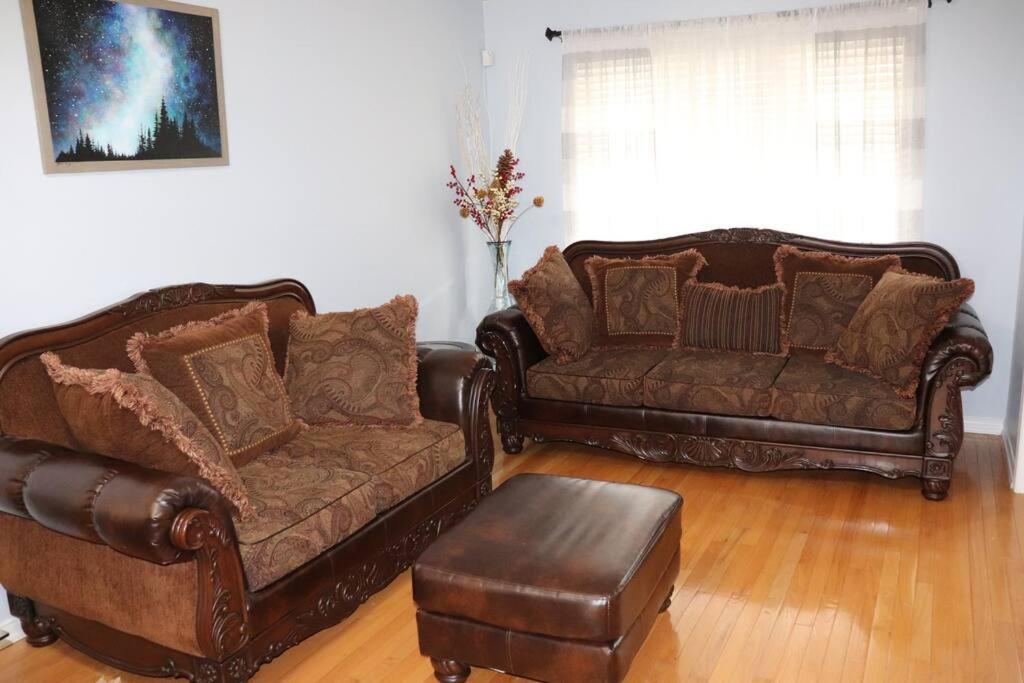 Entire 4 bed room detached residential home photo 2