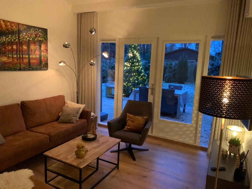Boshuis met erg veel luxe photo 2