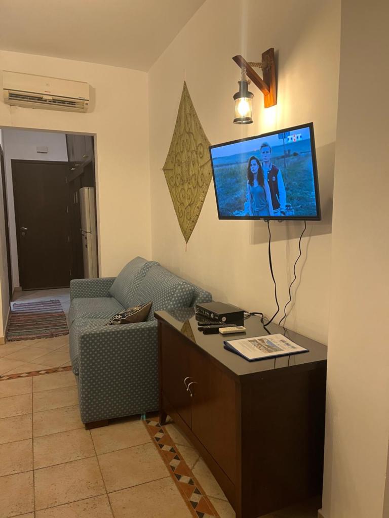 Deep Ashri Apartment & Dive Club - Tap to explore photos