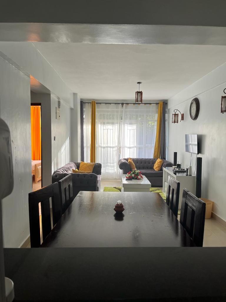 Zoe Homes Greypoint 1br and 2br Apartment 101 photo 4