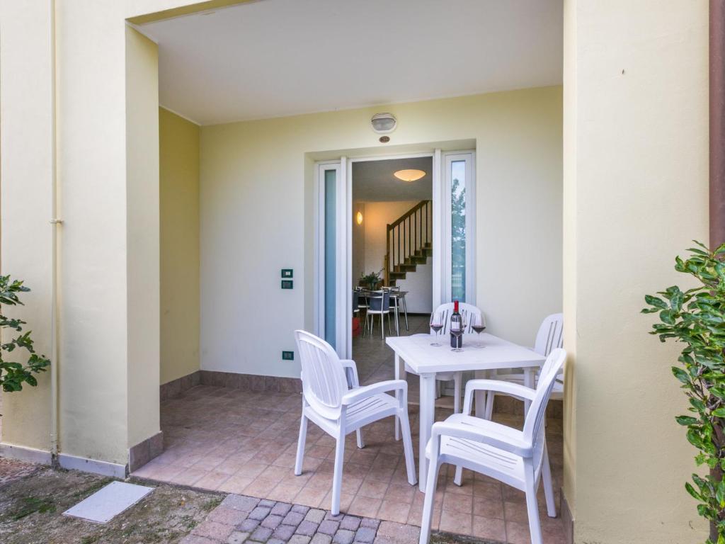 Apartment Robinia-Pinetine-2 by Interhome photo 2
