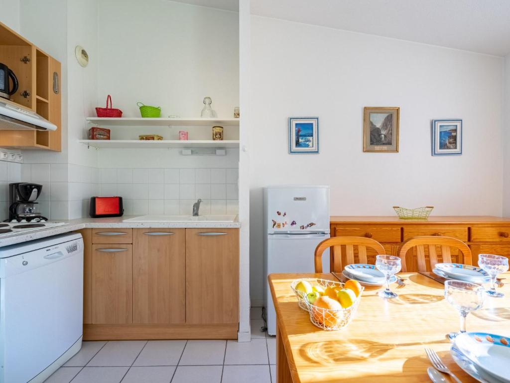 Apartment Jardins de Pontaillac-1 by Interhome photo 3