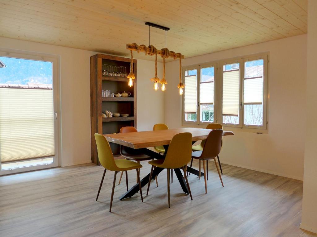 Holiday Home Chalet Dori by Interhome photo 2