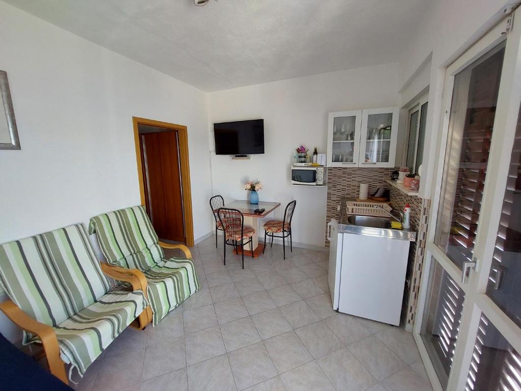 Apartment in Okrug Gornji 6196 photo 4