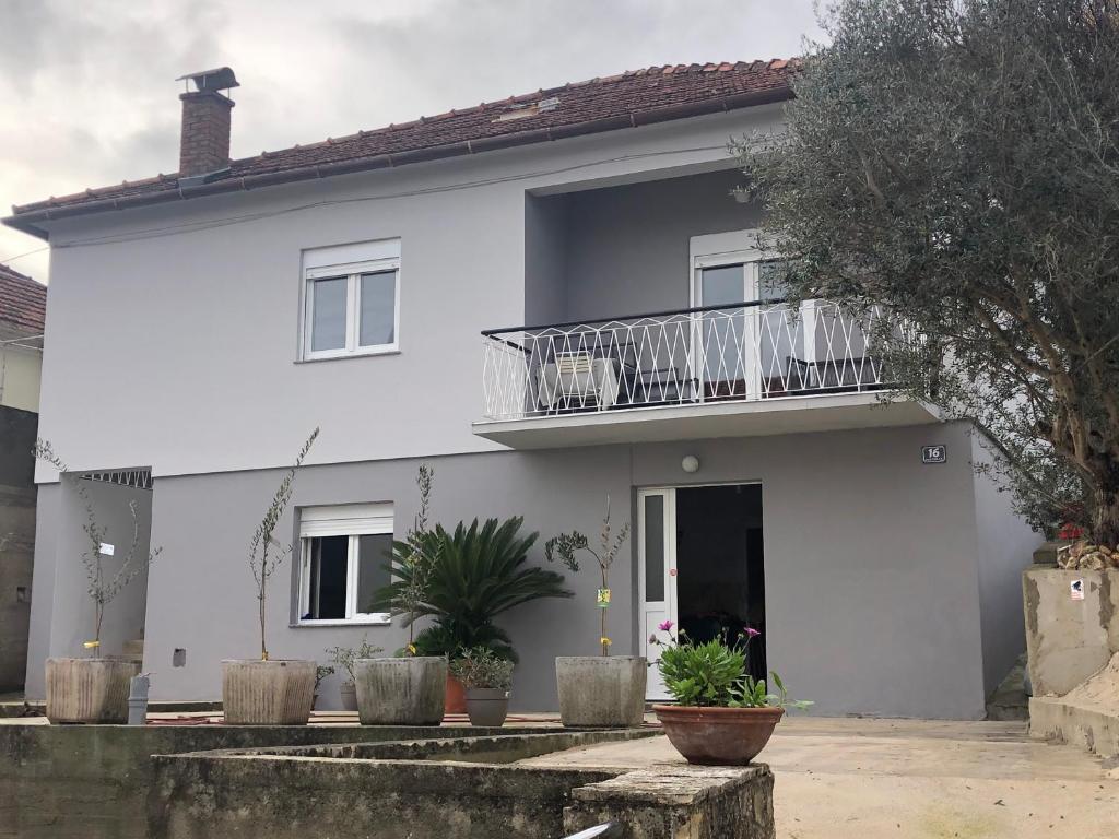 Charming new house on islandfew steps from the sea photo 4