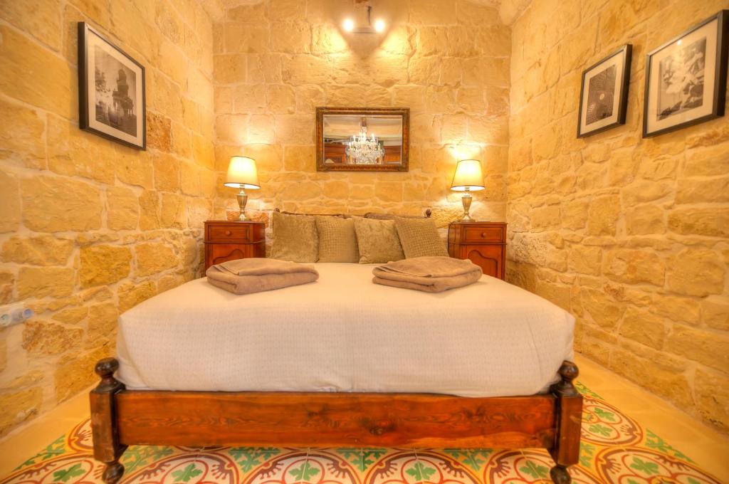 Casa Bartolo A Hidden Gem - Spacious Village Home EBAR1-1 photo 1