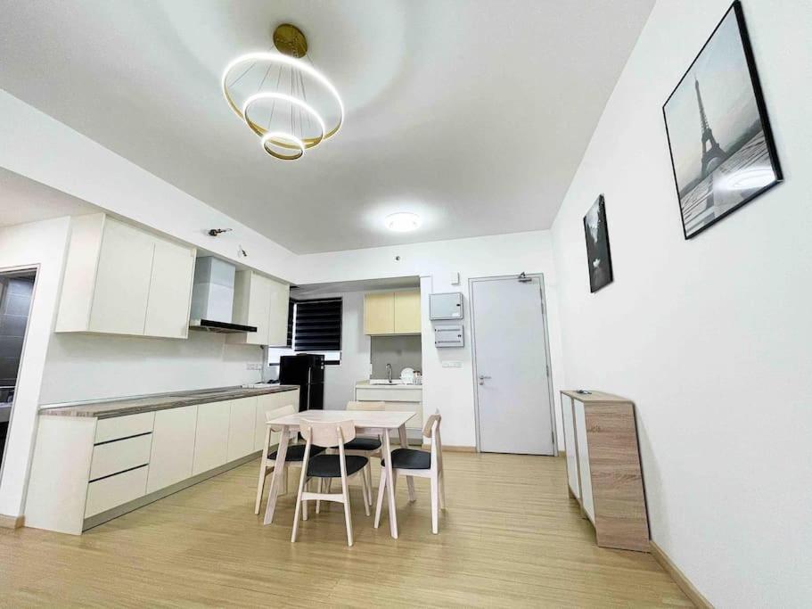 Cozy & Comfy Home Dsara Sentral Opposite MRT photo 2