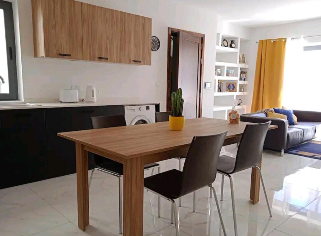 Stylish 3Bed Penthouse close to the Blue Grotto photo 3