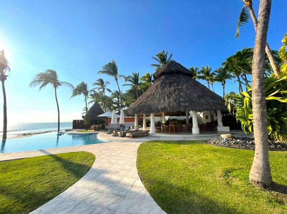 Ave de Mar a Luxurious Villa on the Beach photo 1