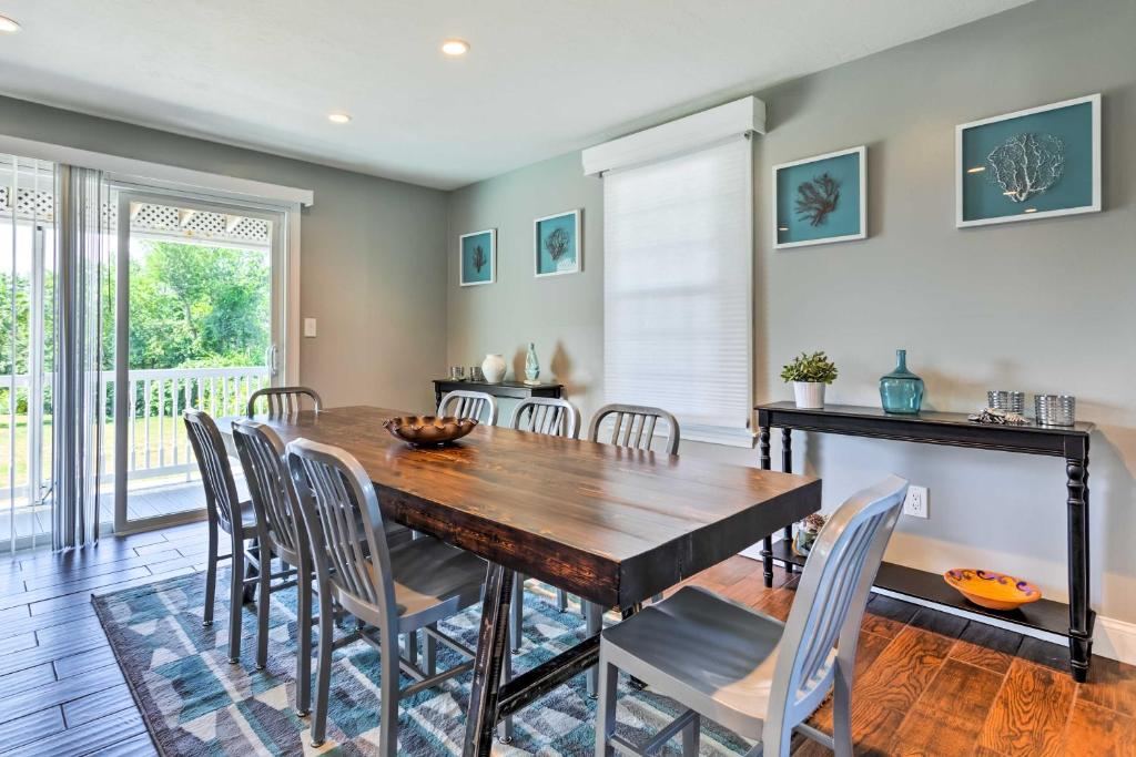 Fantastic Plymouth House with Deck and Ocean Views! photo 4
