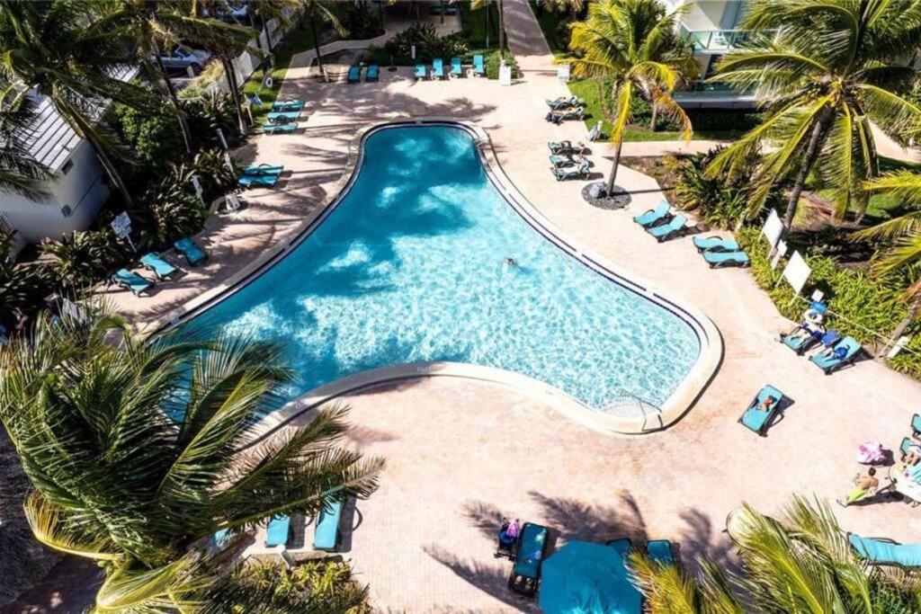 Luxury Beachfront Family-Friendly Condo photo 1