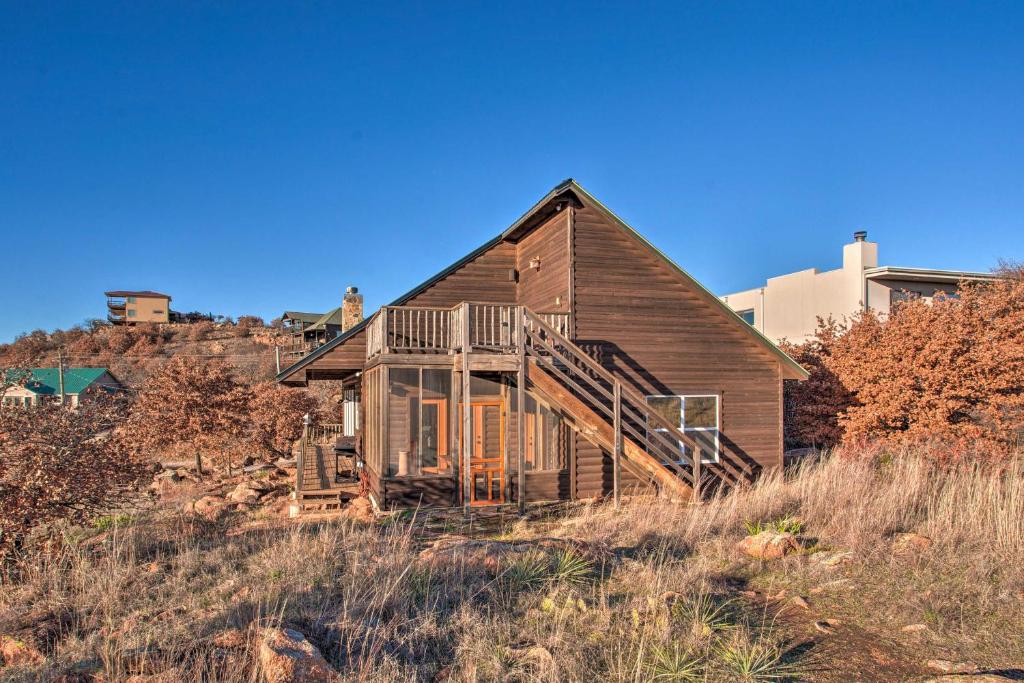 Updated Cabin with 360-Degree Mtn View 1 Mi to Lake photo 3