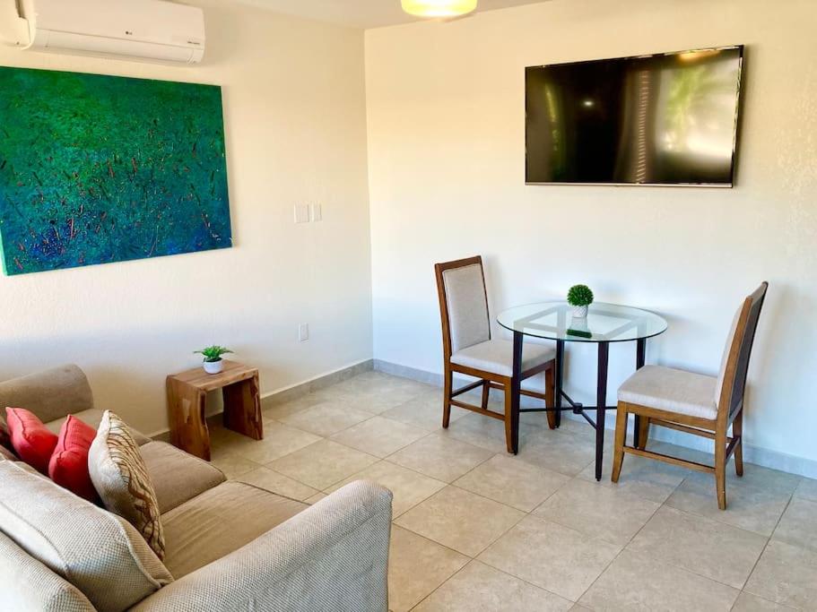 Luxurious 1 bedroom Apt with pool in Simpson Bay photo 2