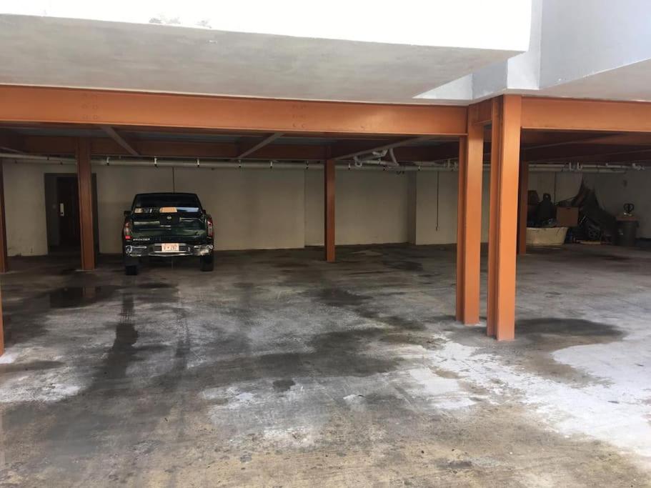 Luxurious 1 bedroom Apt with pool in Simpson Bay photo 4