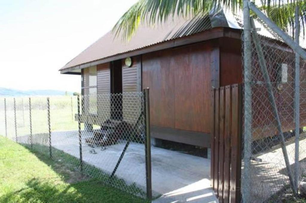 Raiatea Airport Bungalow photo 1