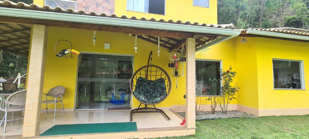 Casa Amarela, 03 suítes, pertinho do Valentim photo 3