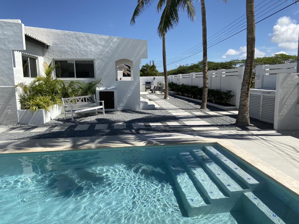 Movida Inn Aruba photo 1