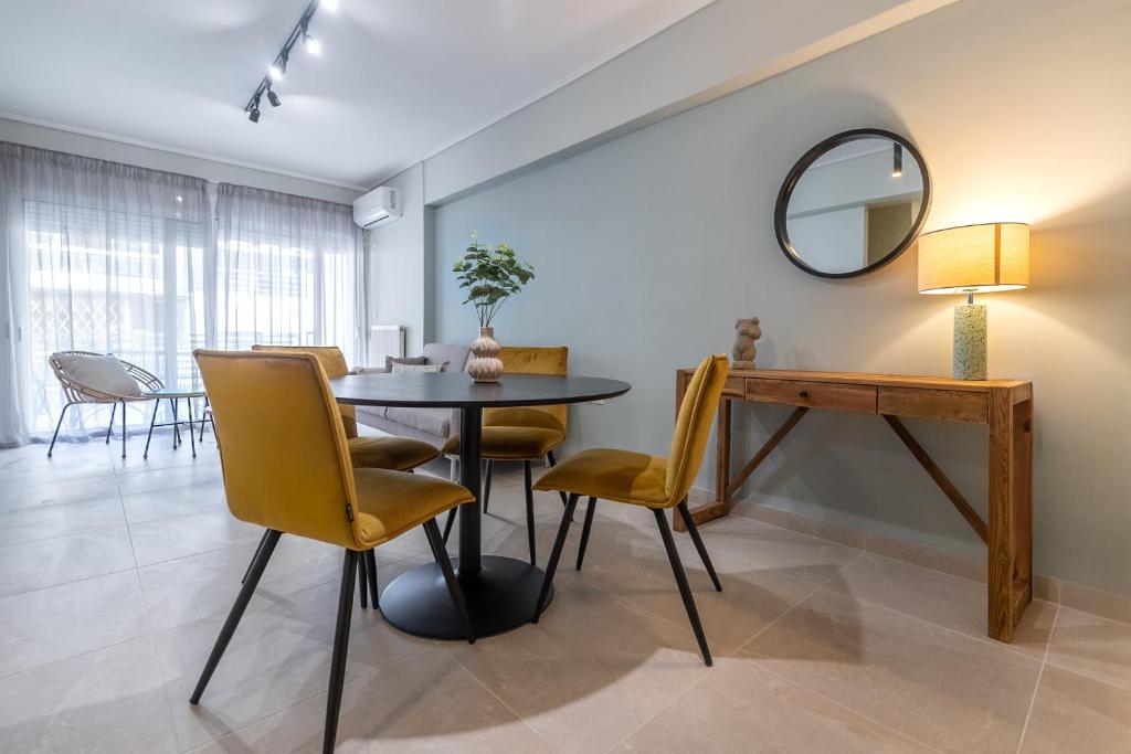 Phaedrus Living Luxury Flat Ampelokipoi - Tap to explore photos
