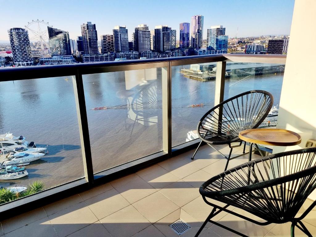 Luxe Waterfront Melbourne photo 4