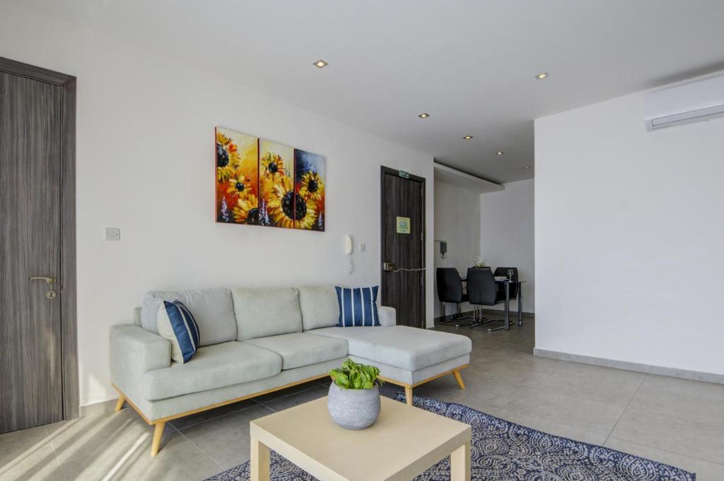 CityVista - Gzira Apartments and Penthouse by ShortletsMalta photo 4