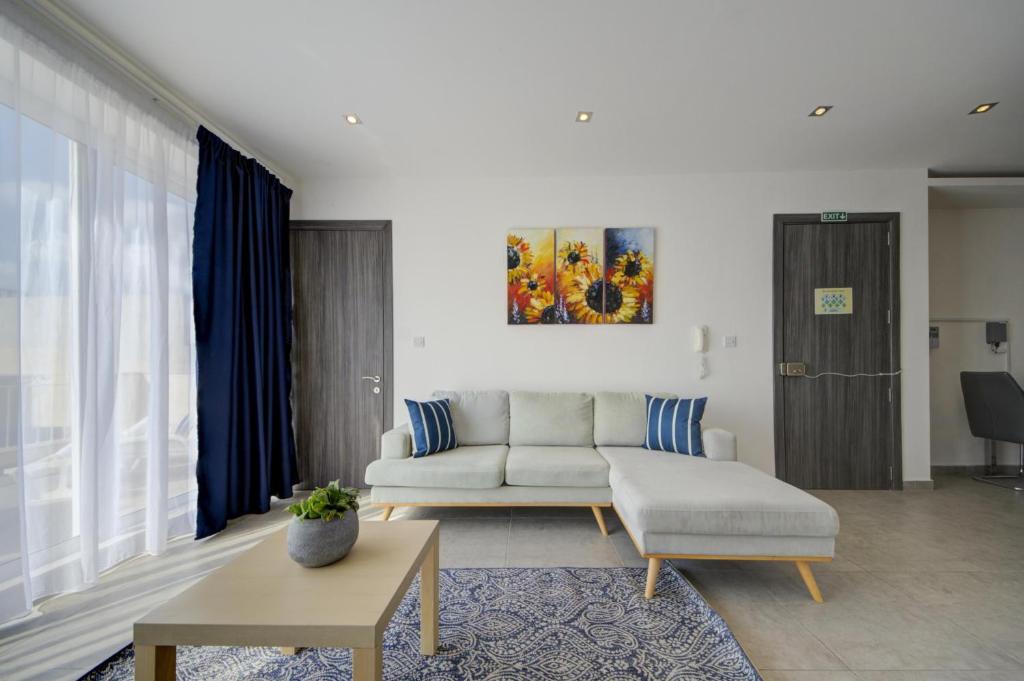 CityVista - Gzira Apartments and Penthouse by ShortletsMalta photo 3