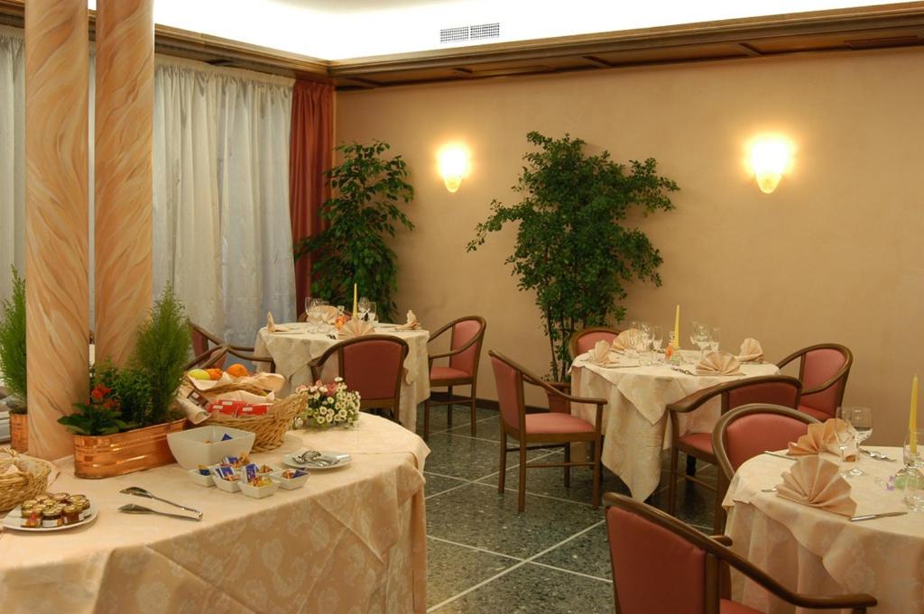 Albergo Ristorante Flora photo 1