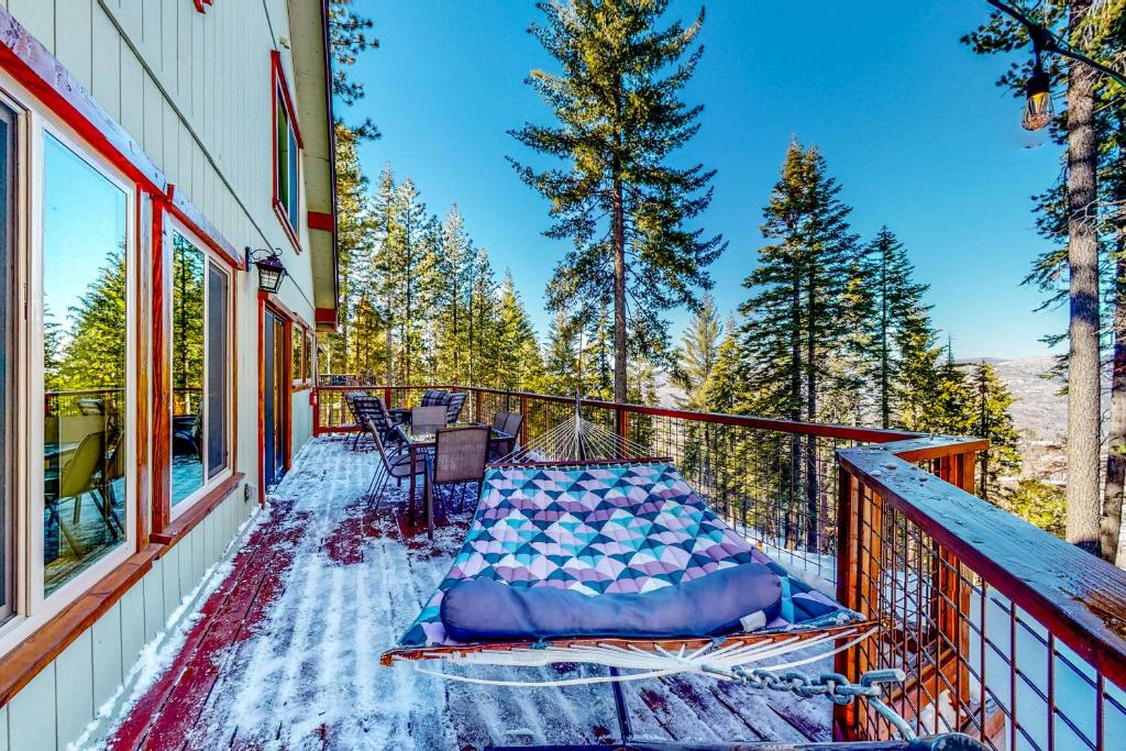 Yosemite West Family Chalet photo 1