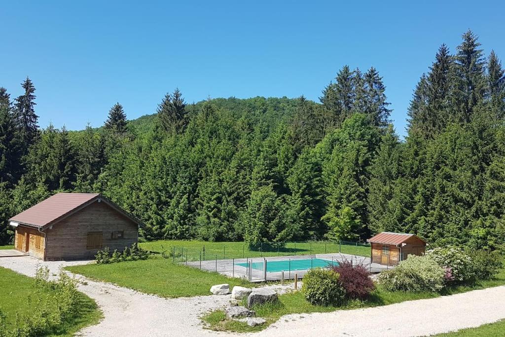 Chalet au milieu de la nature photo 2