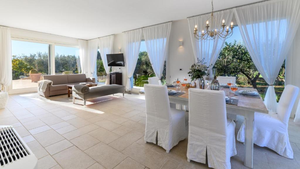 VILLA PICALO' 10&2, Emma Villas photo 1