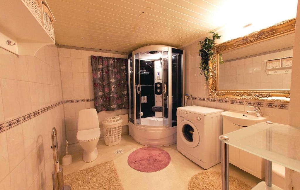 Amazing Apartment In Krhamn With 2 Bedrooms And Wifi photo 3