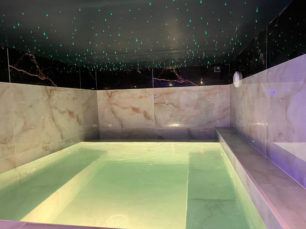 Villa de charme avec piscine chauffée, Jacuzzi et Sauna photo 4