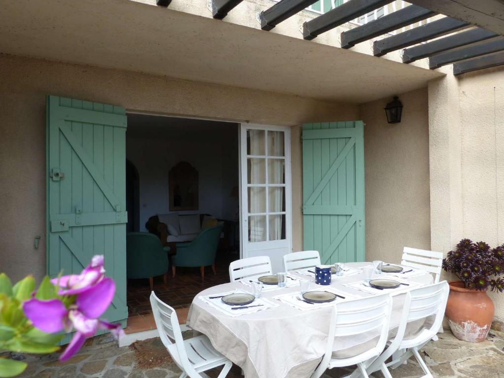 Villa Le Lavandou, 5 pièces, 7 personnes - FR-1-308-165 photo 4