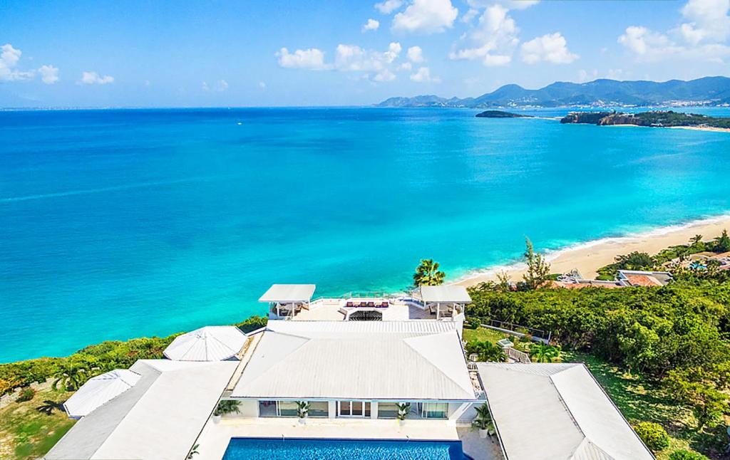 Infinity Blue Villa 180° ocean view -Beach access -Terres Basses