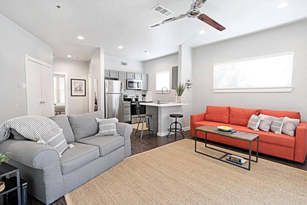 The Kozy Urban Dallas Flat image