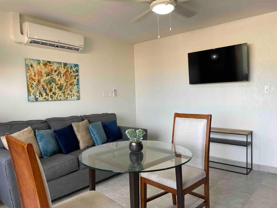 The luxe 1 bedroom apartment photo 2