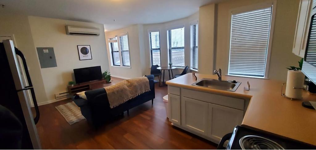Perfect 1BR In Prime Location & View of Stadiums photo 4