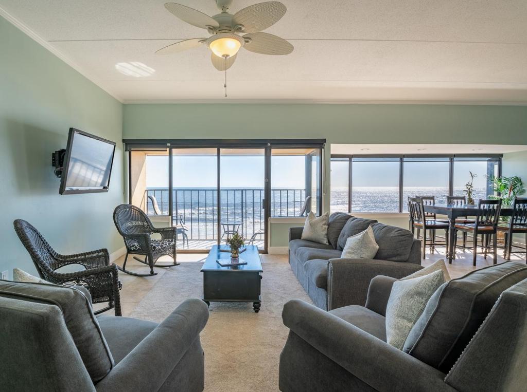 Cabana Suites 404 image