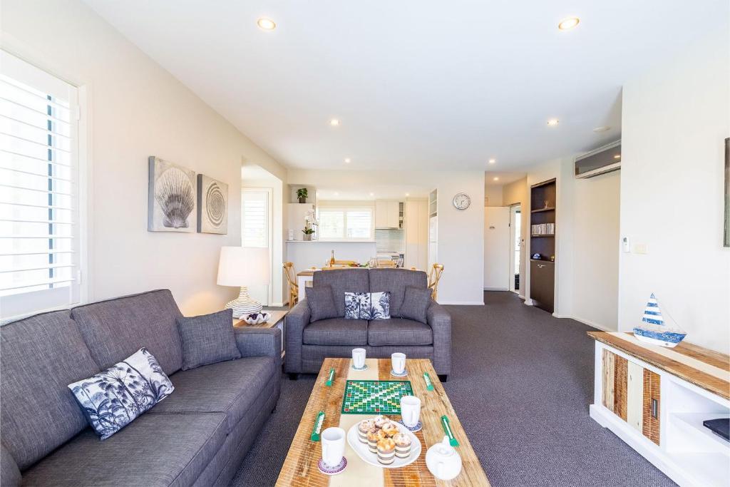 Pacific Blue 278-265 Sandy Pt Rd- Dual Key Access, Wifi, Linen and Air Conditioning photo 4