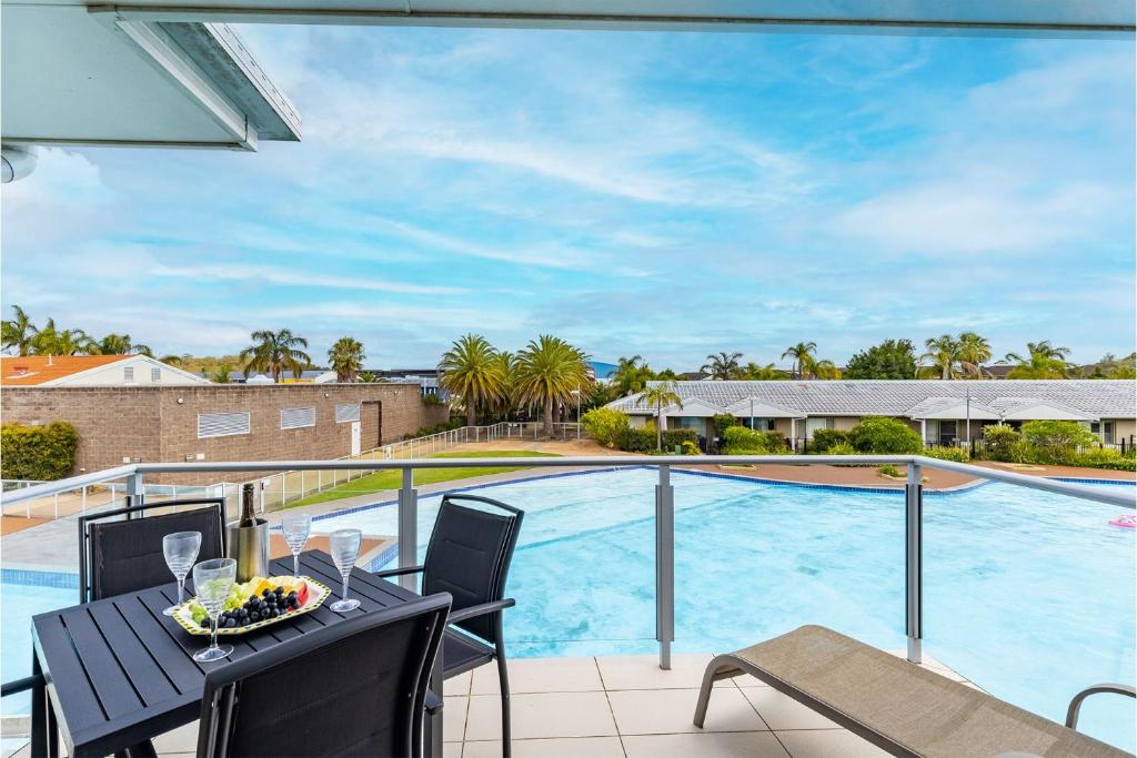 Pacific Blue 278-265 Sandy Pt Rd- Dual Key Access, Wifi, Linen and Air Conditioning photo 1