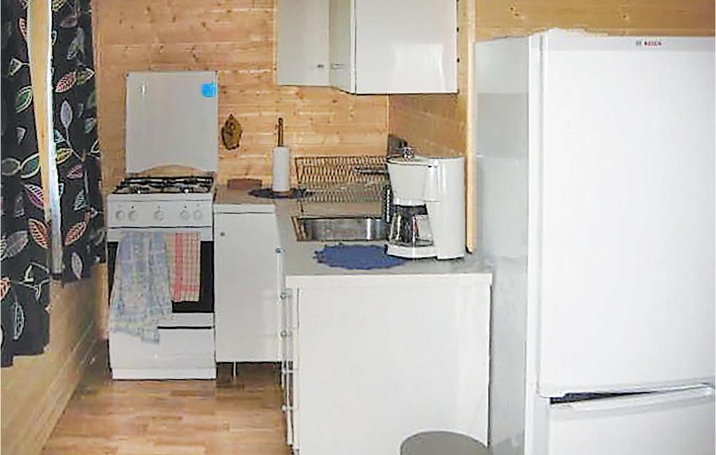 Awesome Apartment In Sandstad With 2 Bedrooms And Wifi