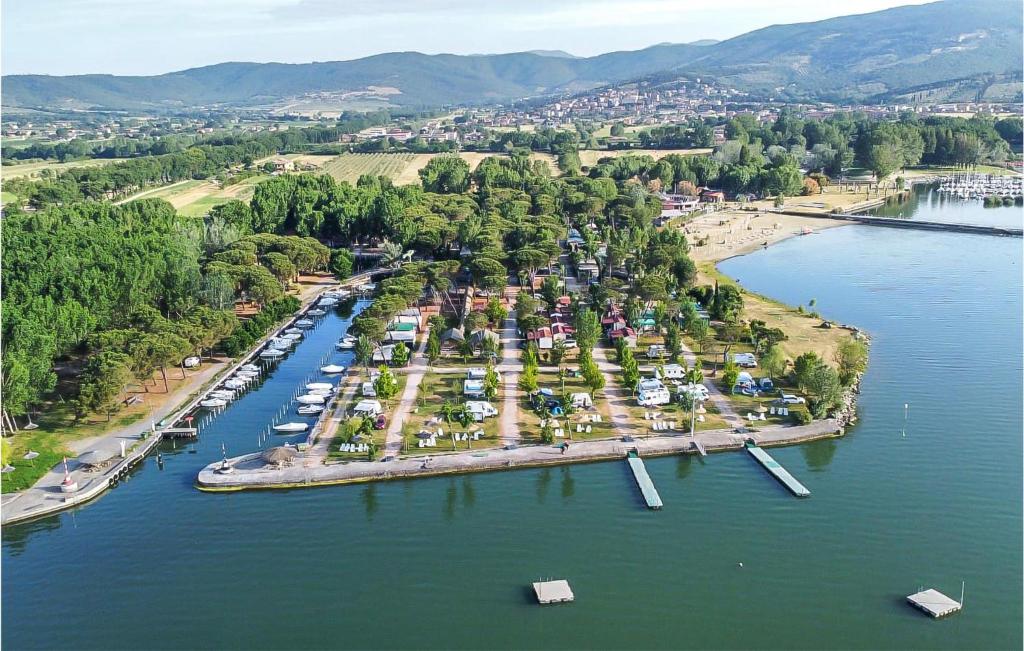 Stunning Caravan In Tuoro Sul Trasimeno With Outdoor Swimming Pool, 2 Bedrooms And Wifi