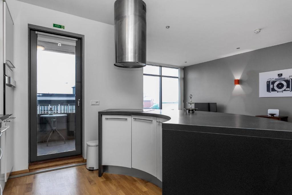 Sunny Apartment - By the Sea in City Center photo 1