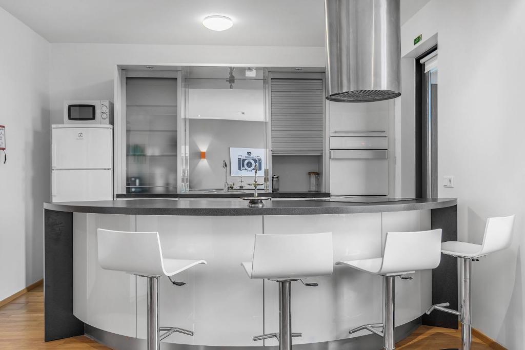 Sunny Apartment - By the Sea in City Center photo 4