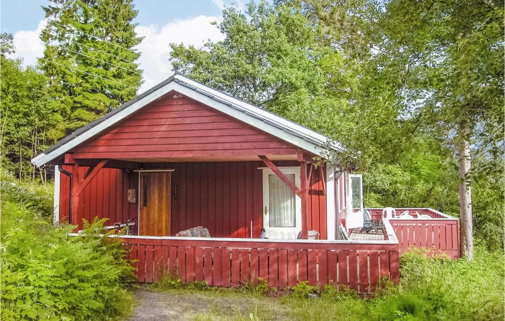 Stunning Home In Sandvoll With 3 Bedrooms And Internet