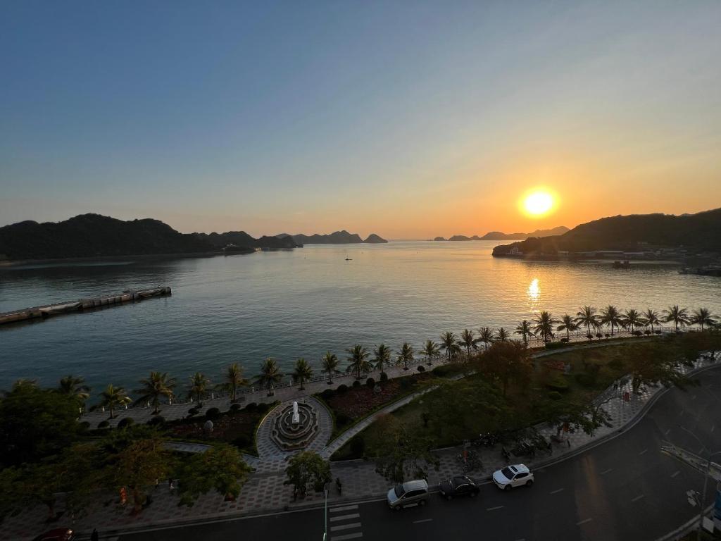 Huong Cang Sea View Hotel